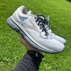 Brooks Women's Trace Running Shoes 8w